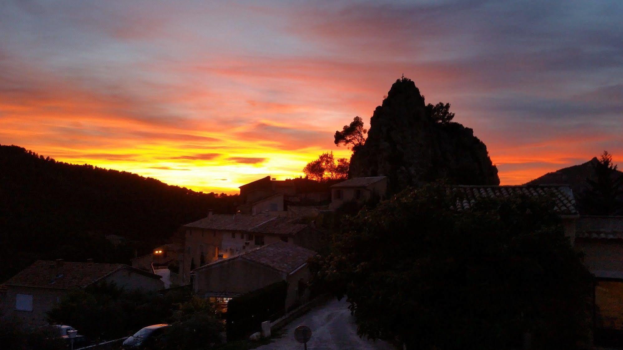 Mas De Carabelle Bed & Breakfast La Roque-Alric Exterior photo