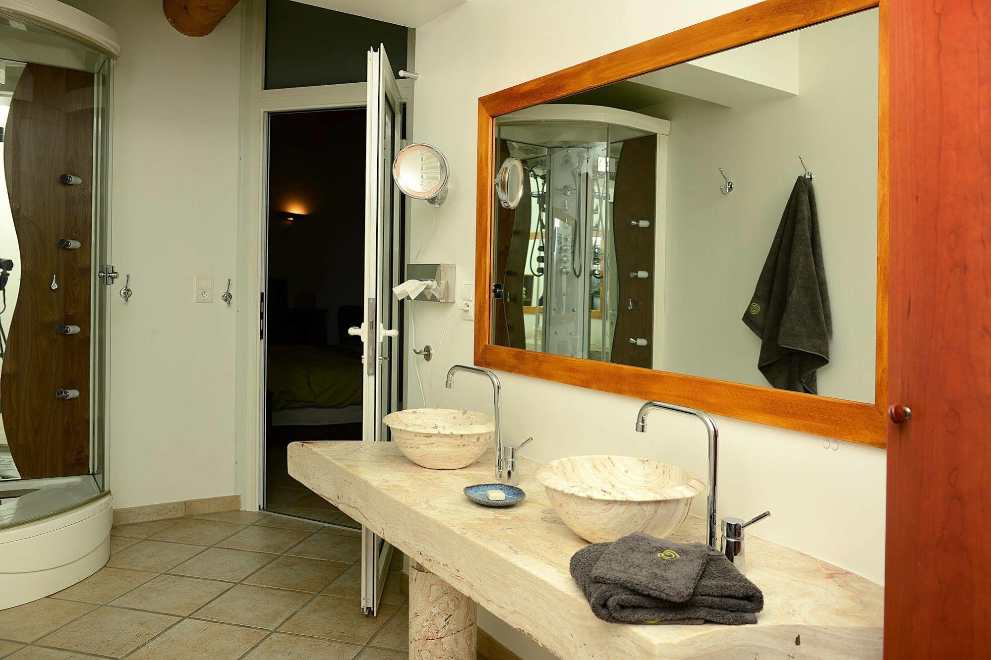 Mas De Carabelle Bed & Breakfast La Roque-Alric Exterior photo